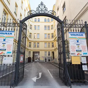 Margareten Long Appartement